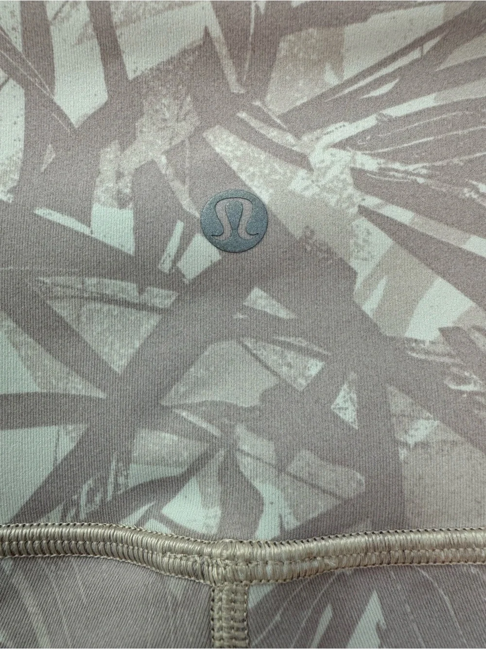 Lululemon Wunder Under HR 25” Luxtreme Shadow Leaf Light Ivory Muse Sz 6 NWOT